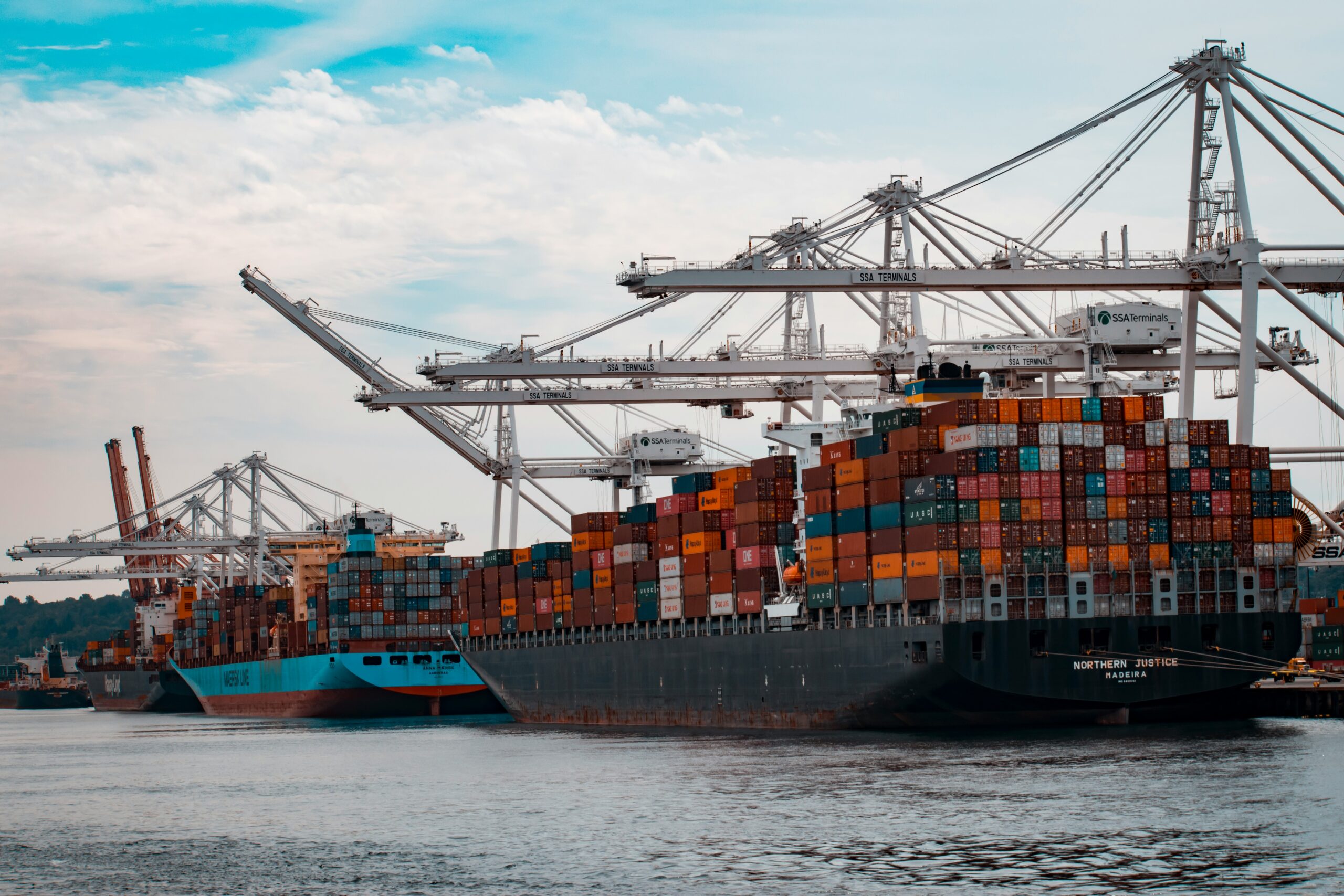 Cargo vessel and container terminal operations